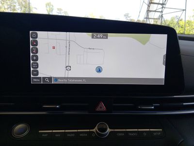 2024 Hyundai Elantra — photo 17 view