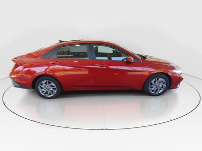 2024 Hyundai Elantra — photo 8 view