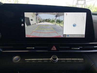 2024 Hyundai Elantra — photo 16 view