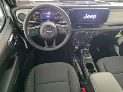 2026 Jeep Wrangler — photo 13 view
