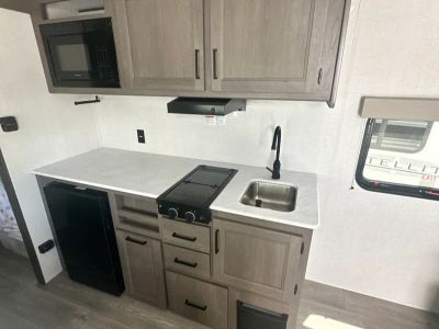2025 Grand Design Transcend One - Photo 9