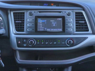 2016 Toyota Highlander — photo 20 view