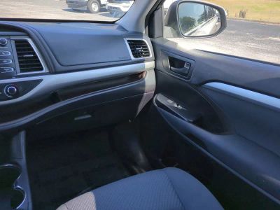 2016 Toyota Highlander — photo 19 view