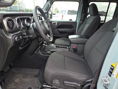 2023 Jeep Gladiator — photo 21 view