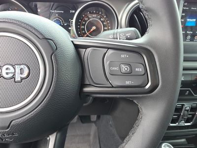 2023 Jeep Gladiator — photo 27 view