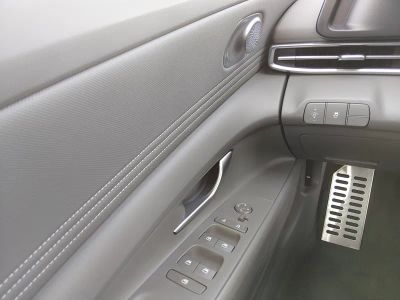 2026 Hyundai Elantra — photo 13 view