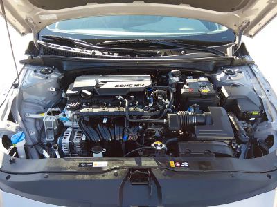 2026 Hyundai Elantra — photo 9 view