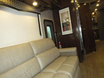 2020 Thor Motor Coach MAGNITUDE - Photo 10