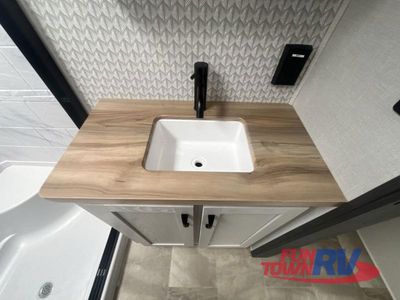 2025 Coachmen RV Brookstone - Photo 37