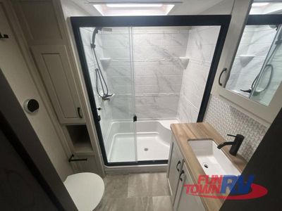 2025 Coachmen RV Brookstone - Photo 36