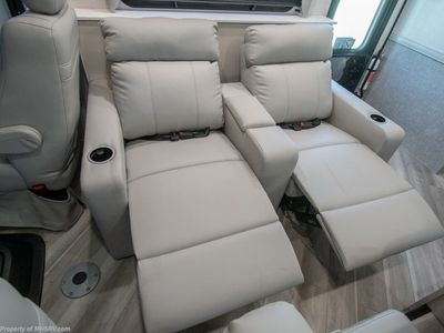 2026 Holiday Rambler Invicta - Photo 10