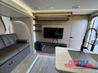 2025 Forest River RV Wildwood - Photo 6