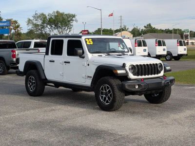 2025 Jeep Gladiator - Photo 43