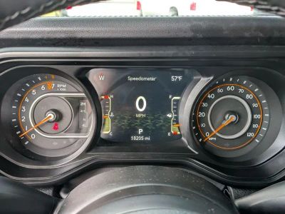2025 Jeep Gladiator - Photo 12