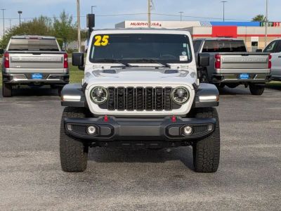 2025 Jeep Gladiator - Photo 44