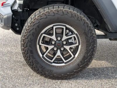 2025 Jeep Gladiator - Photo 45