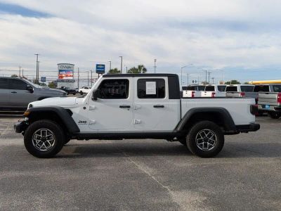 2025 Jeep Gladiator - Photo 38