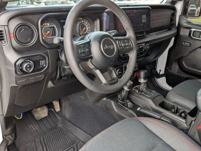 2025 Jeep Gladiator - Photo 33