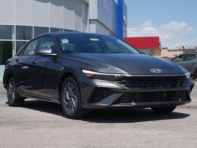 2026 Hyundai Elantra Hybrid - Photo 2