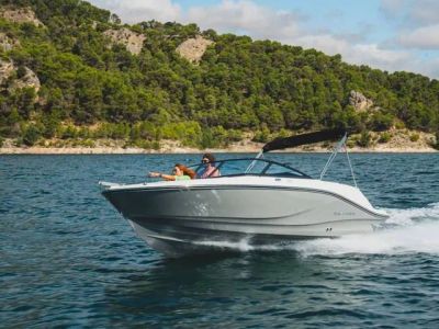 2026 Bayliner V20I — front three-quarter view