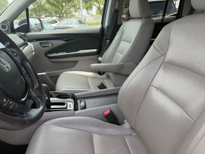 2019 Honda Ridgeline — photo 14 view