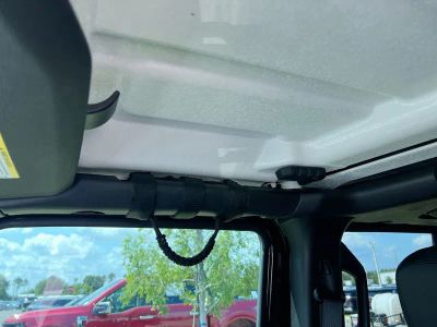 2021 Jeep Gladiator — photo 19 view