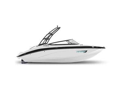 2026 Yamaha Boats AR190 — front three-quarter view