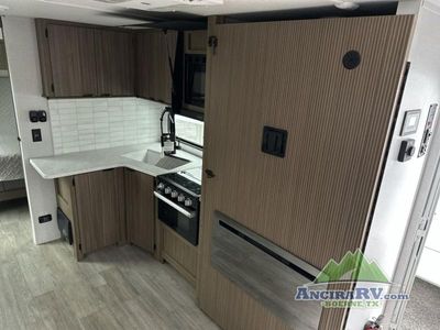 2025 Forest River RV Wildwood - Photo 8