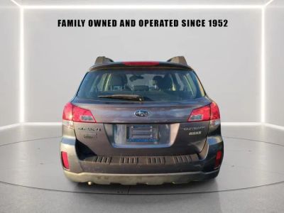 2014 Subaru Outback — detail view