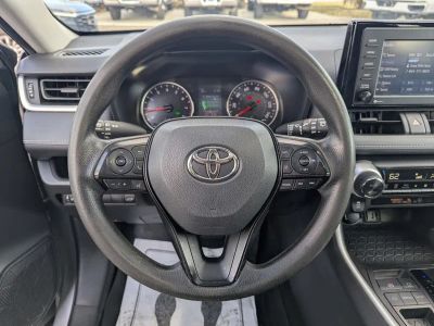 2022 Toyota RAV4 — photo 27 view