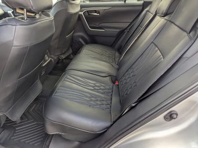 2022 Toyota RAV4 — photo 18 view
