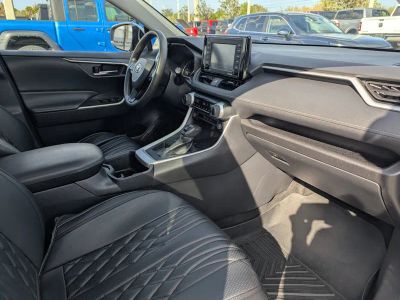 2022 Toyota RAV4 — photo 9 view
