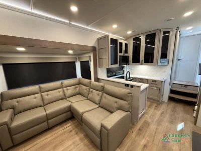 2027 Alliance RV Valor All-Access — detail view