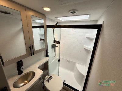 2027 Alliance RV Valor All-Access — photo 8 view