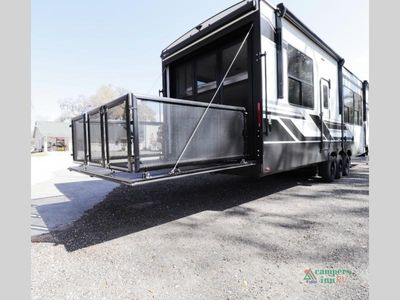 2026 Grand Design Momentum G-Class — photo 10 view