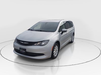 2022 Chrysler Voyager - Photo 3