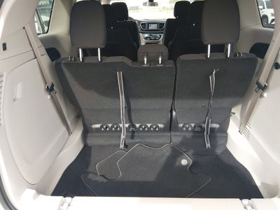 2022 Chrysler Voyager - Photo 11