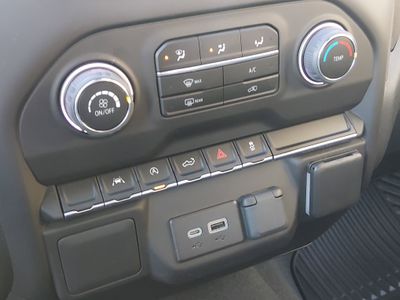 2022 Chevrolet Silverado 1500 — photo 17 view
