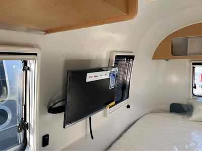 2026 Airstream WORLD TRAVELERUSA — photo 16 view