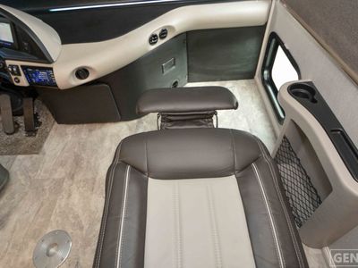 2023 Fleetwood Pace Arrow - Photo 12