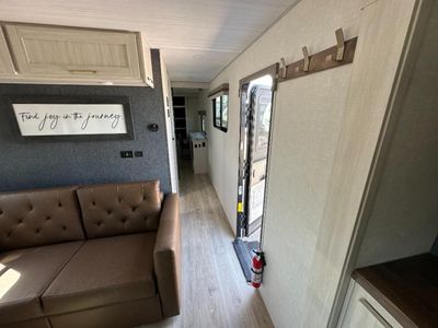 2024 Forest River RV Grand Surveyor - Photo 18