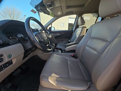2017 Honda Ridgeline — photo 9 view
