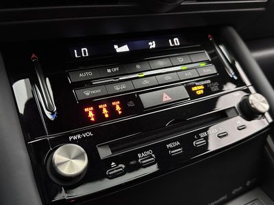 2024 Lexus IS - Photo 16