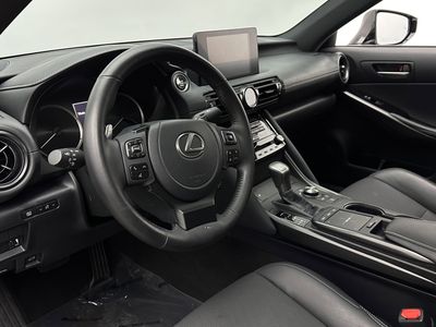 2024 Lexus IS - Photo 9