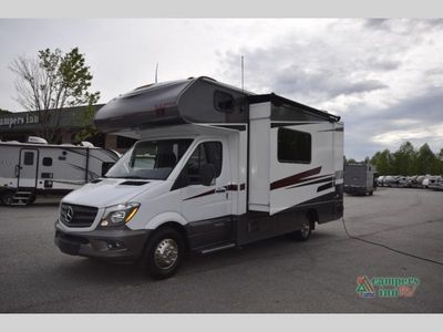 2020 Winnebago Vita - Photo 3