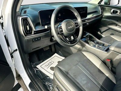 2025 Kia Sorento — photo 9 view