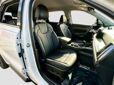 2025 Kia Sorento — photo 28 view