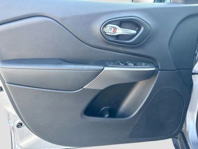 2021 Jeep Cherokee — photo 20 view