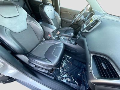 2021 Jeep Cherokee — photo 13 view