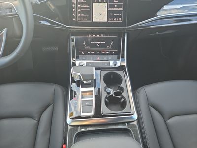 2025 Audi Q7 - Photo 8